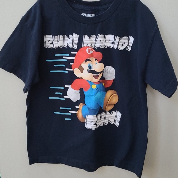 Super Mario Brothers Run Mario Run Tshirt - Picture 1 of 2